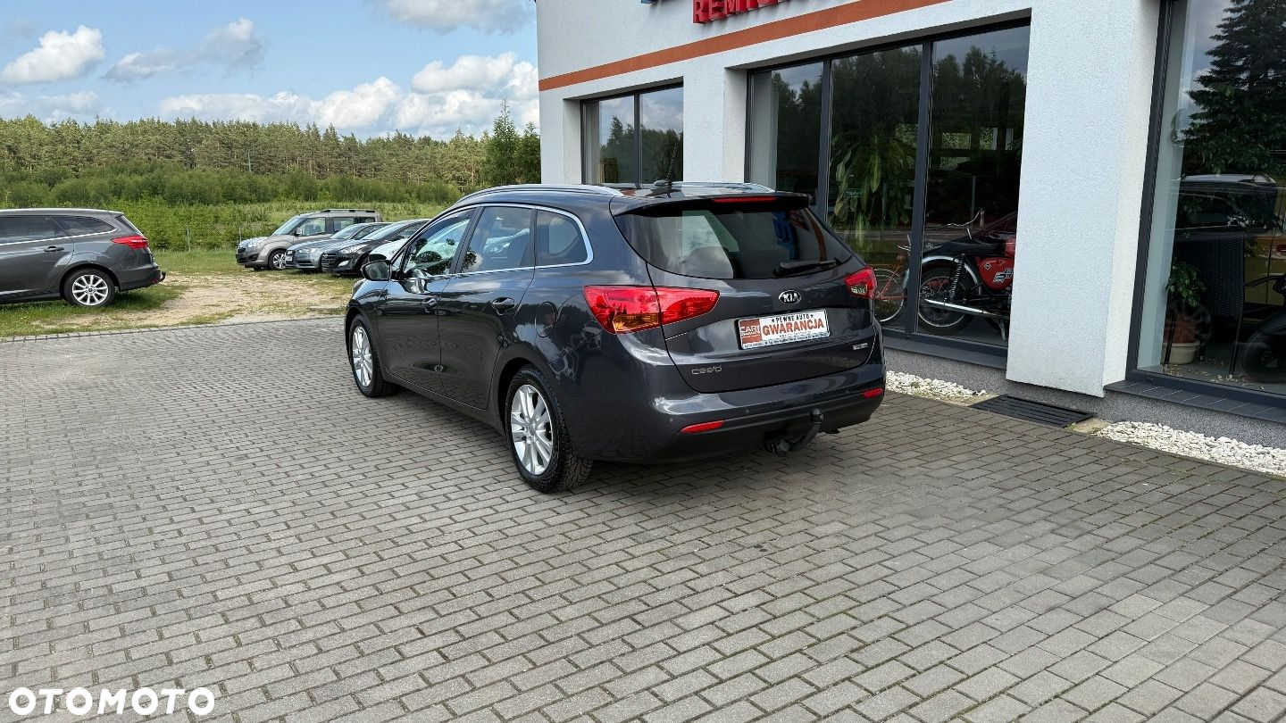 Kia Ceed - 10