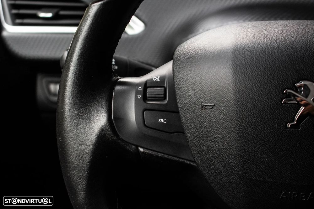 Peugeot 2008 1.2 PureTech Active - 14