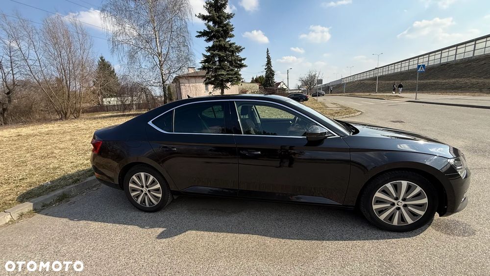 Skoda Superb 2.0 TDI SCR Style DSG - 6