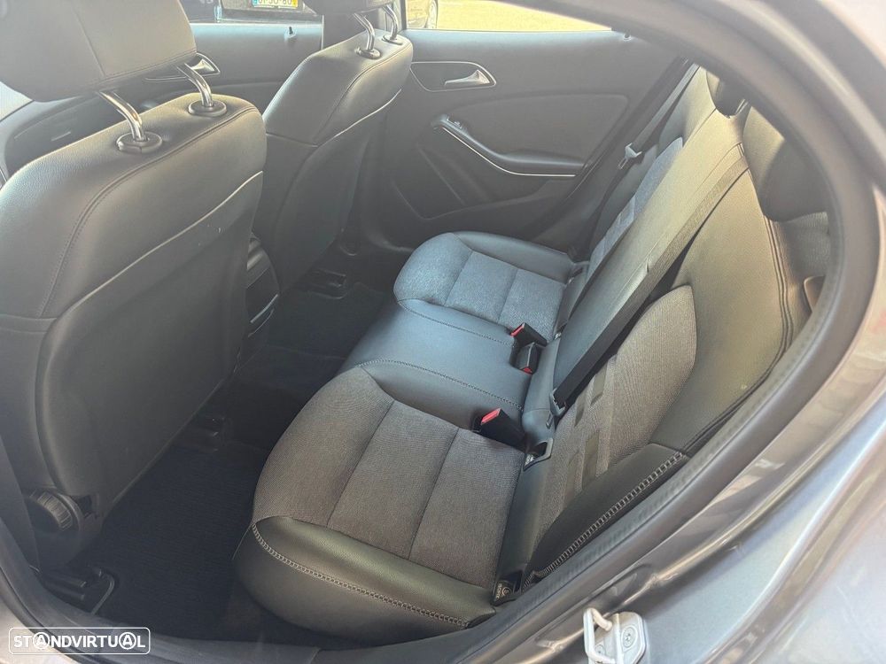 Mercedes-Benz GLA 180 d - 6