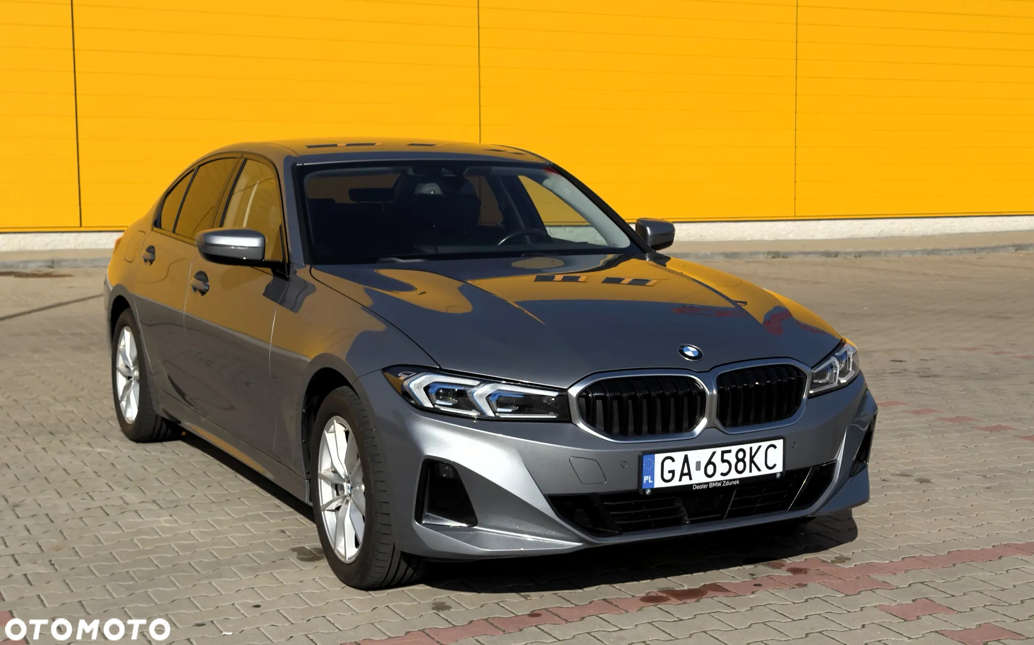 BMW Seria 3 330i xDrive - 13