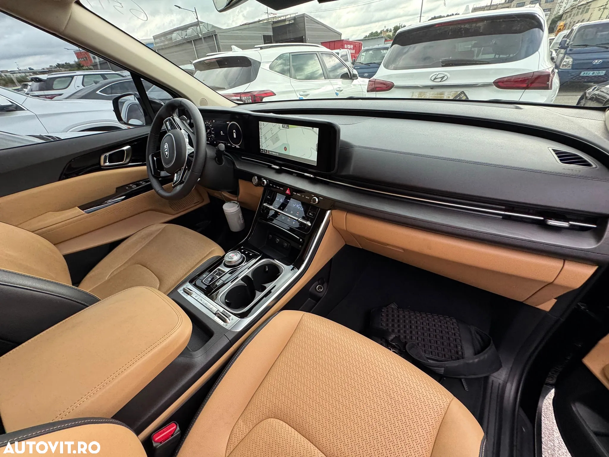 Kia Carnival - 31