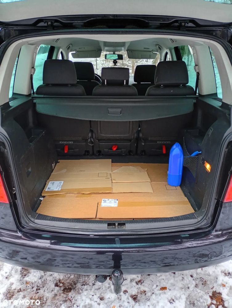 Volkswagen Touran 2.0 TDI Trendline - 15