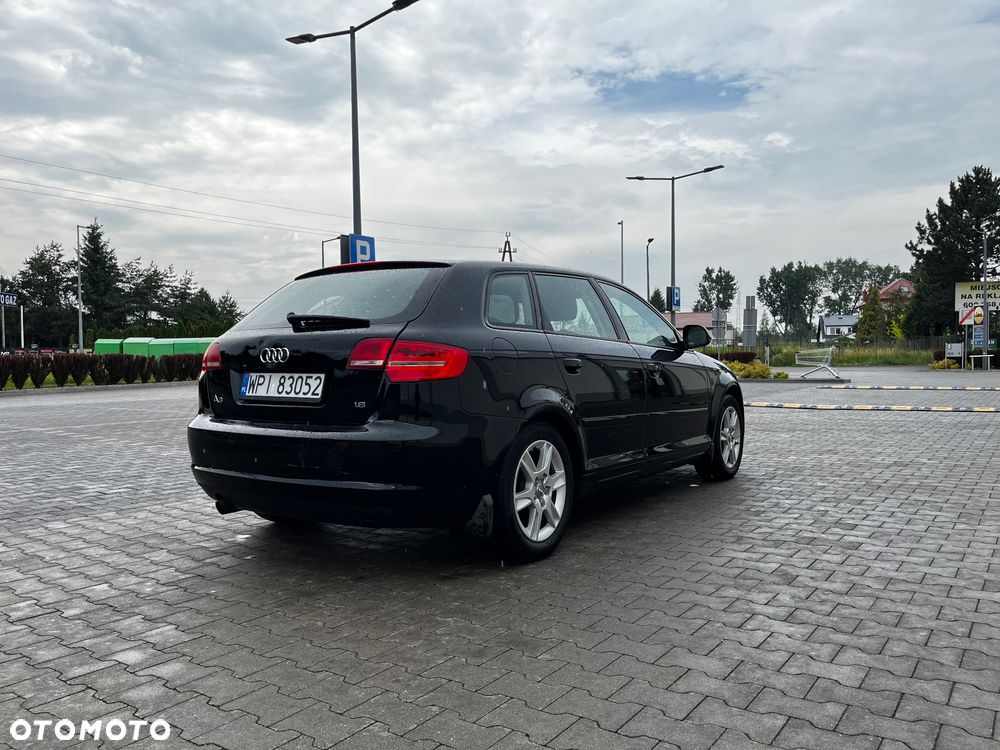 Audi A3 Sportback 1.6 Attraction - 4