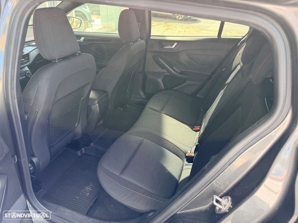 Ford Focus SW 1.0 EcoBoost ST-Line X - 42