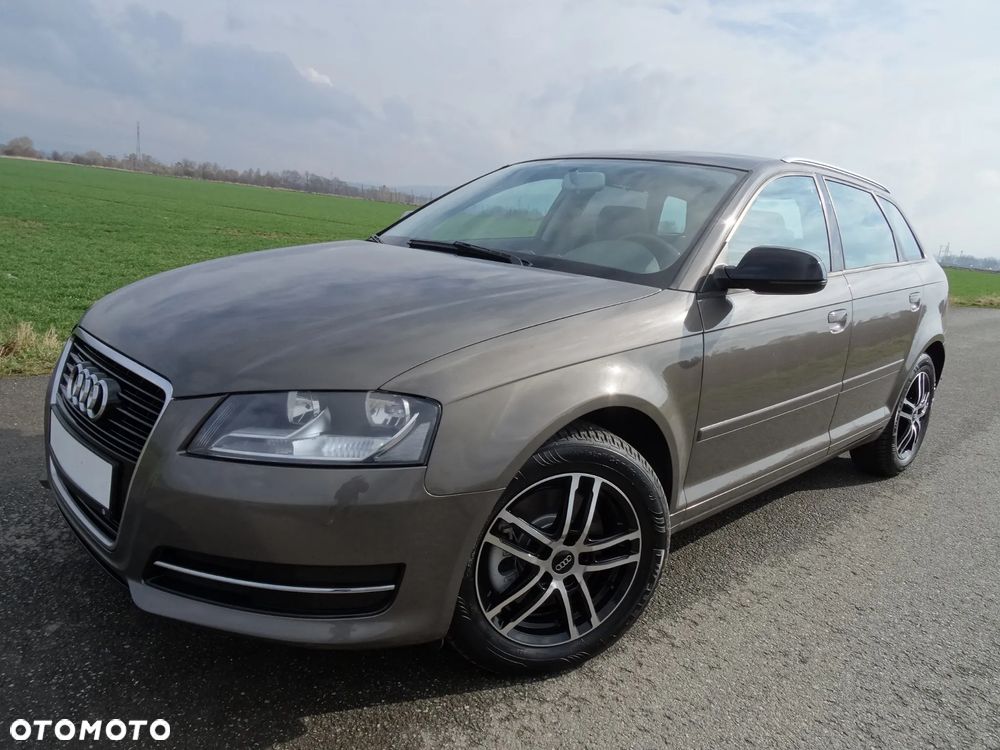 Audi A3 Sportback 2.0 TDI DPF Attraction - 1