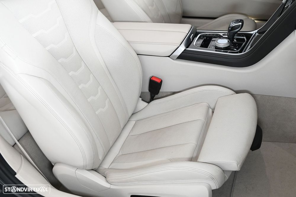 BMW M850i xDrive - 40