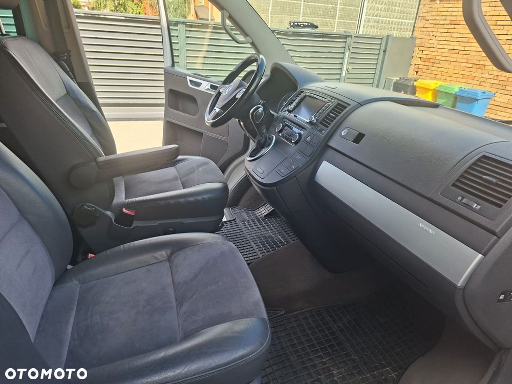 Volkswagen Multivan - 11