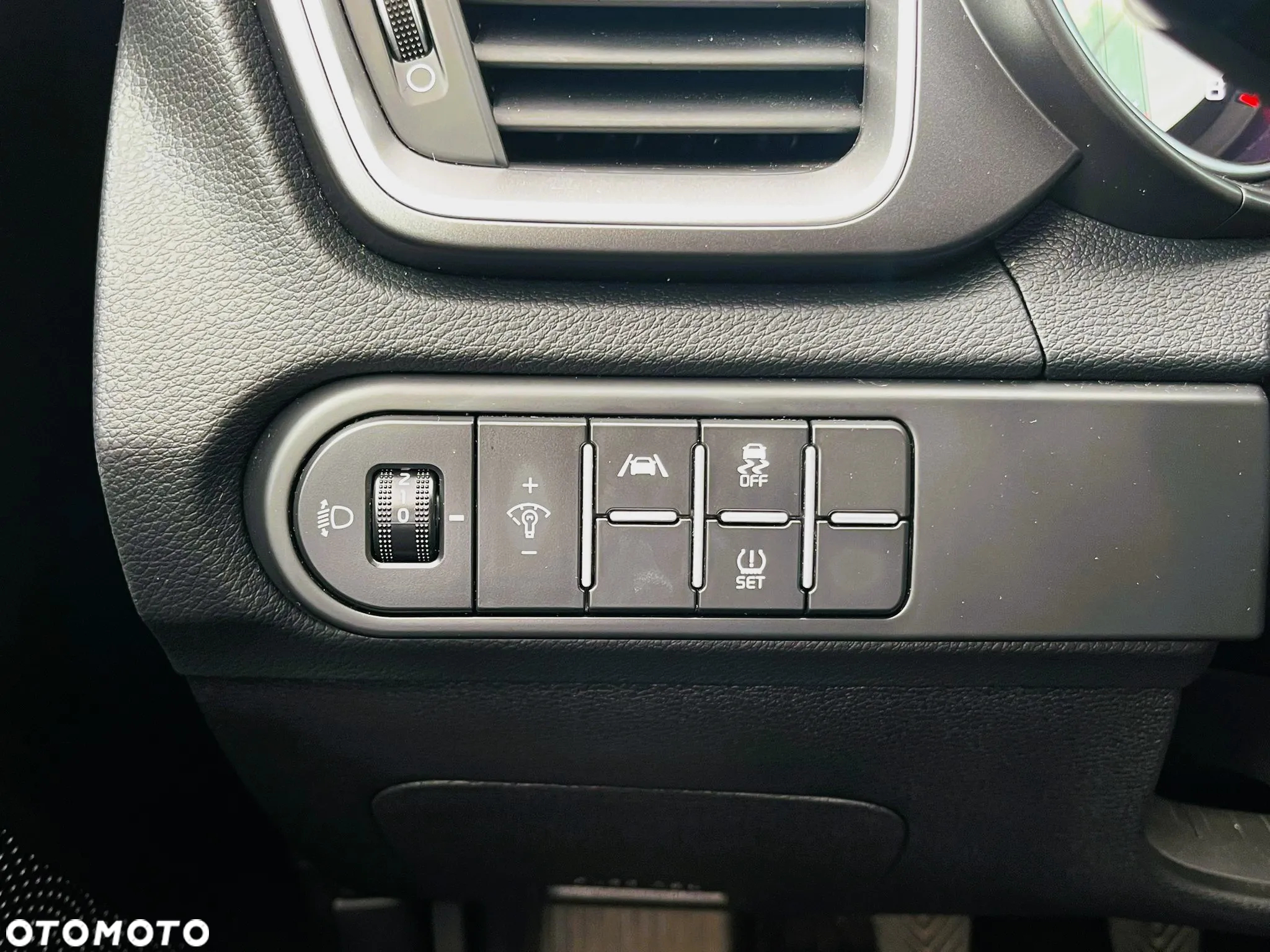 Kia XCeed 1.5 T-GDI M - 27