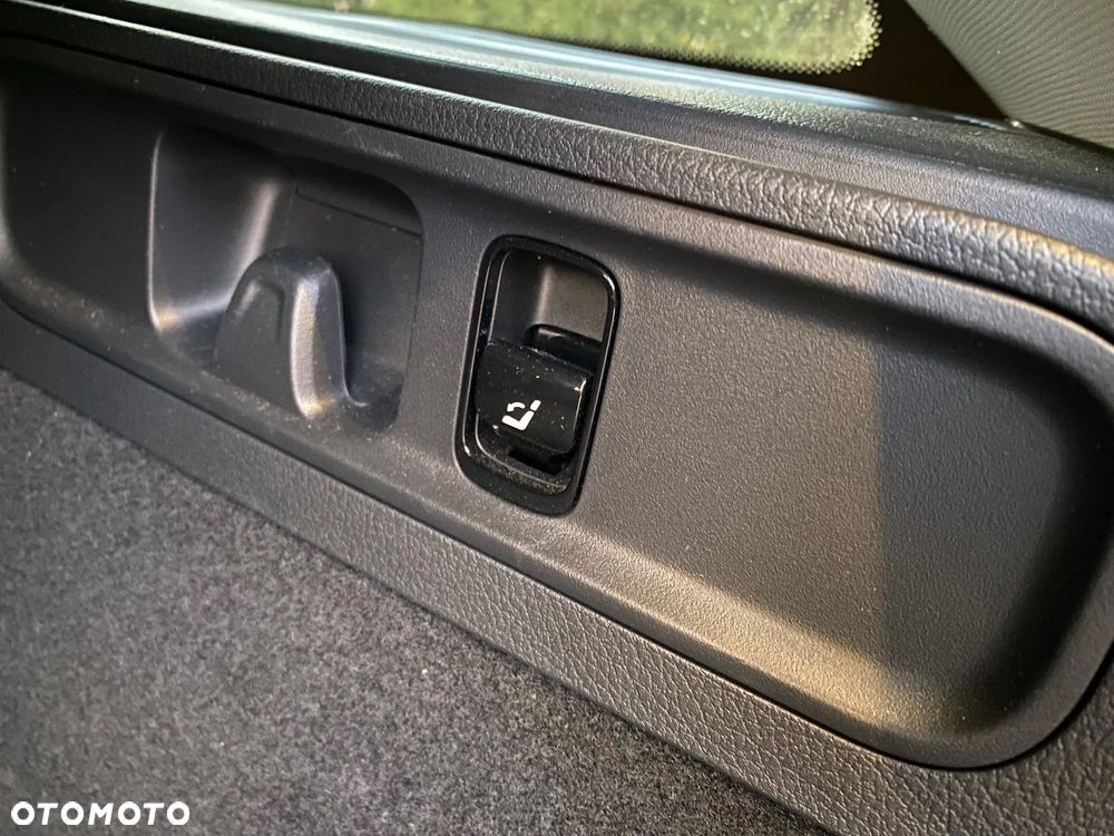 Mercedes-Benz Klasa C ver-180-mhev - 17