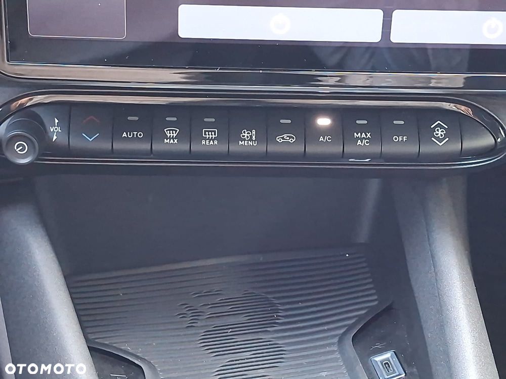 Alfa Romeo Junior 1.2 mHEV Ibrida Speciale eDCT - 19