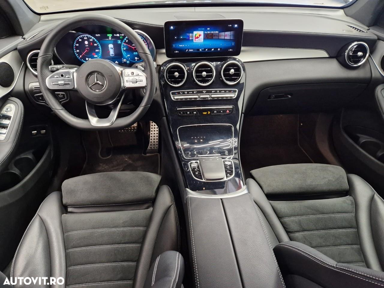 Mercedes-Benz GLC Coupe 300 e 4Matic 9G-TRONIC AMG Line - 3