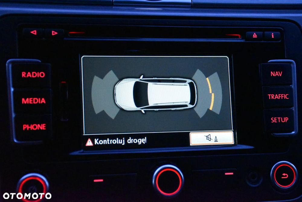 Volkswagen Passat 2.0 TDI DSG Comfortline - 34