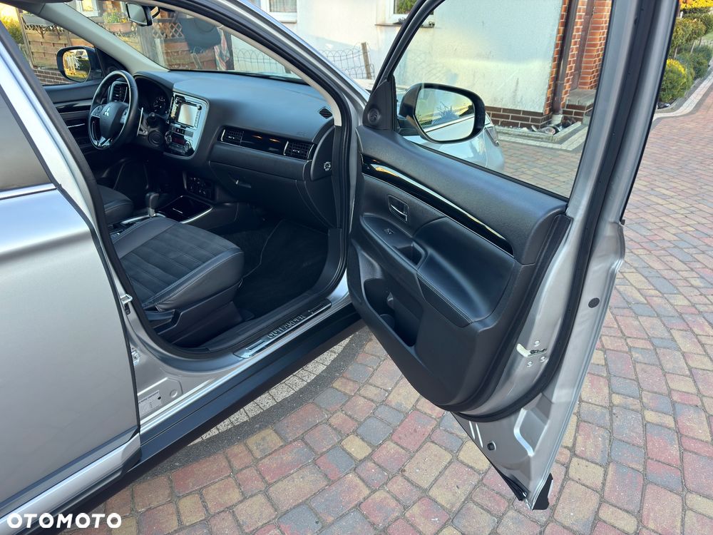 Mitsubishi Outlander - 26