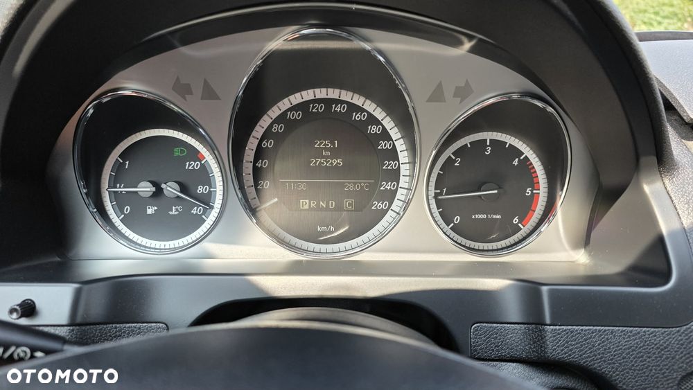 Mercedes-Benz Klasa C 220 CDI DPF Automatik BlueEFFICIENCY Avantgarde - 12