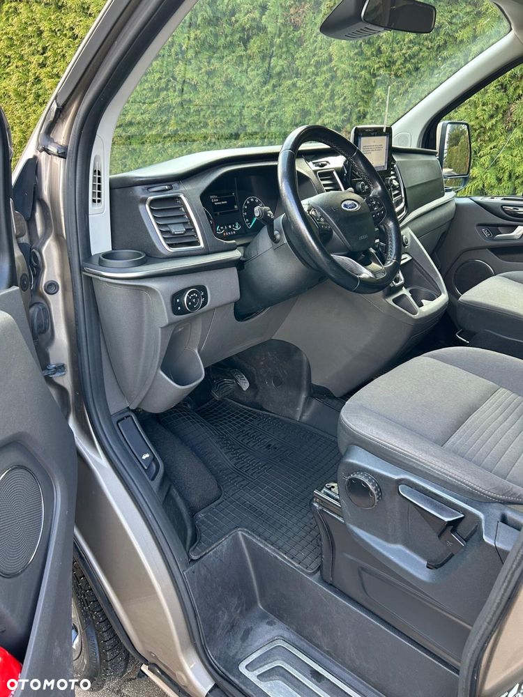Ford Tourneo Custom - 5