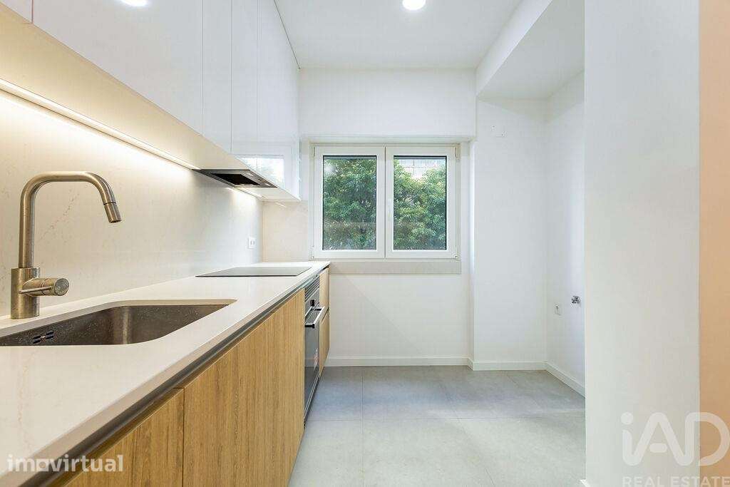 Apartamento T3 em Almada, Cova da Piedade, Pragal e Cacilhas de 125 m2 - Grande imagem: 3/22