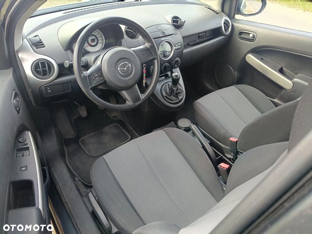 Mazda 2 - 6