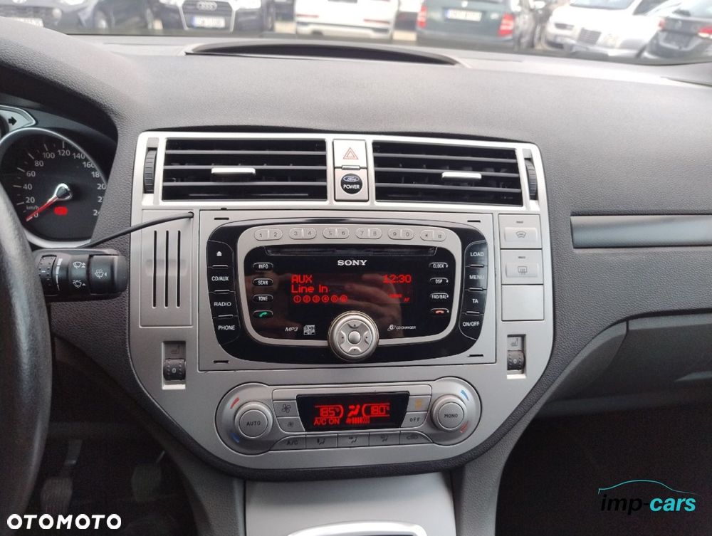 Ford Kuga - 10