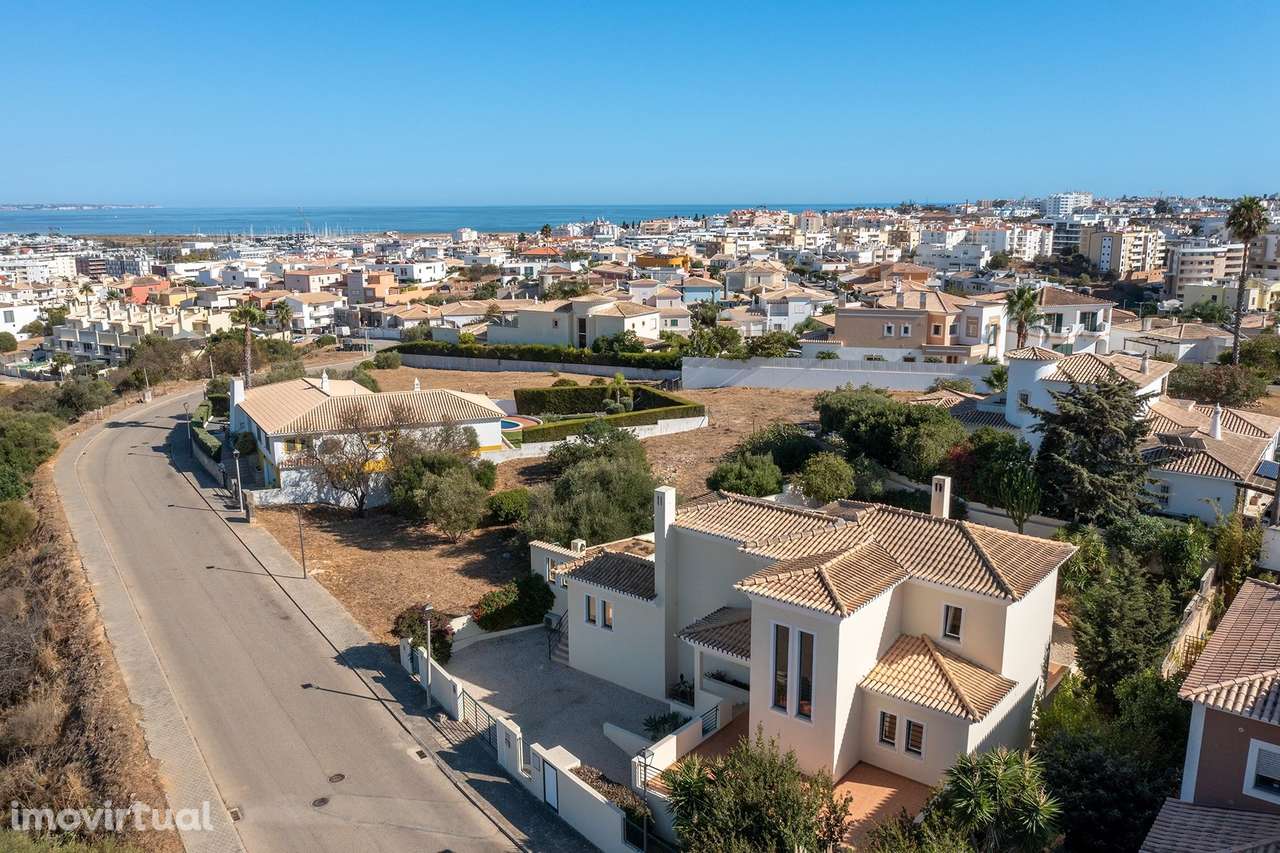 FANTÁSTICA MORADIA T3 COM PISCINA NO CERRO DAS MÓS, LAGOS - Grande imagem: 2/48