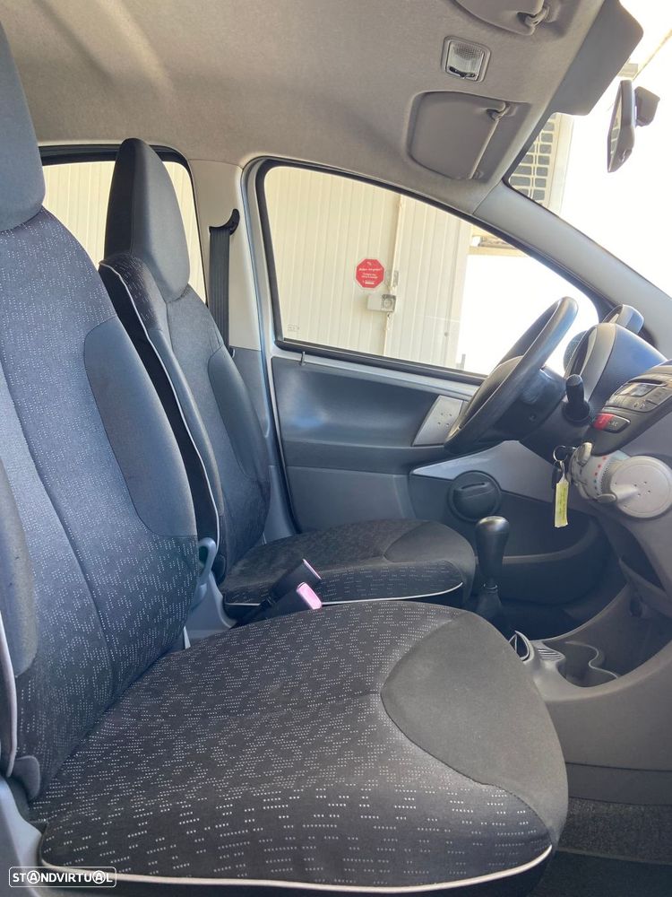 Peugeot 107 1.0 Trendy - 19