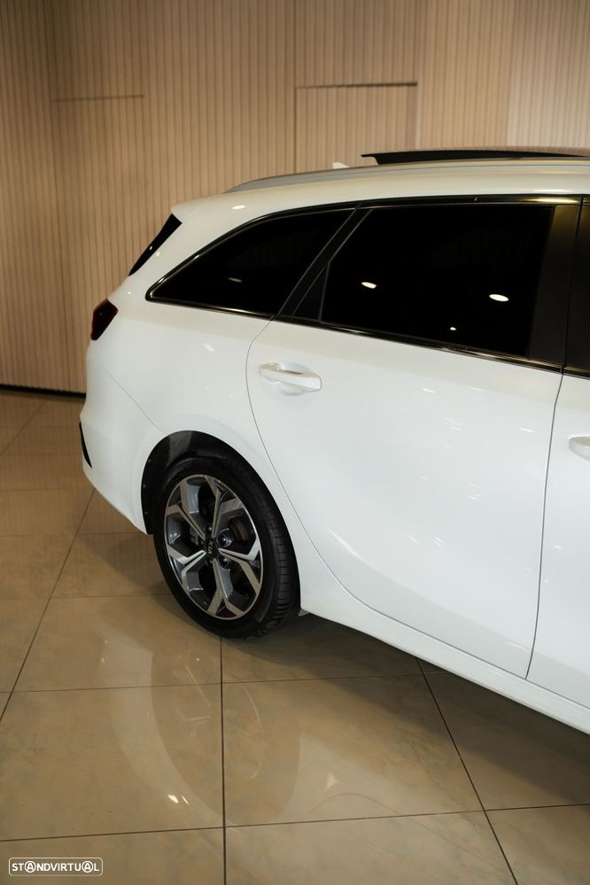Kia Ceed SW 1.6 CRDi MHEV Dynamic - 10