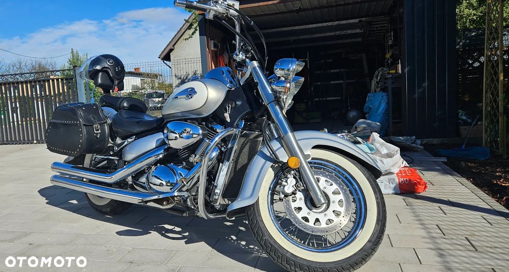 Suzuki Intruder - 2