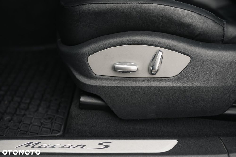 Porsche Macan - 26