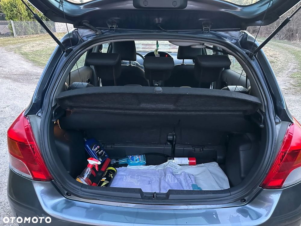 Toyota Yaris - 13