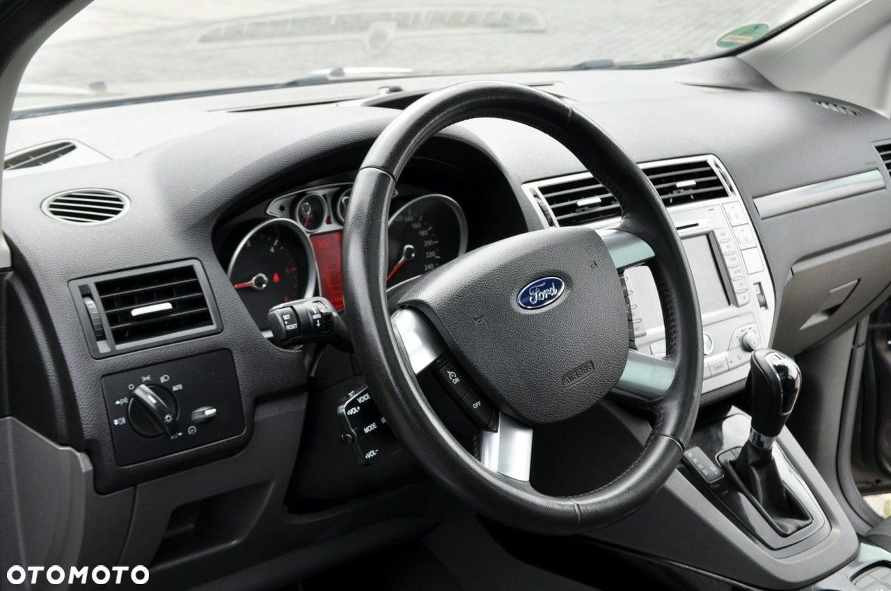 Ford Kuga - 22