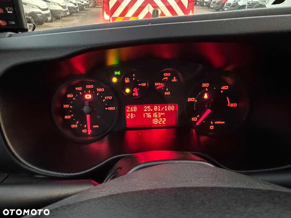 Iveco IVECO DAILY 50c15  DMC 3500 KG W OFERCIE OK 70 SZTUK FURGON KONTENER CHLODNIA WYWROT PODWOZIE DO ZABUDOWY 35c15 - 19