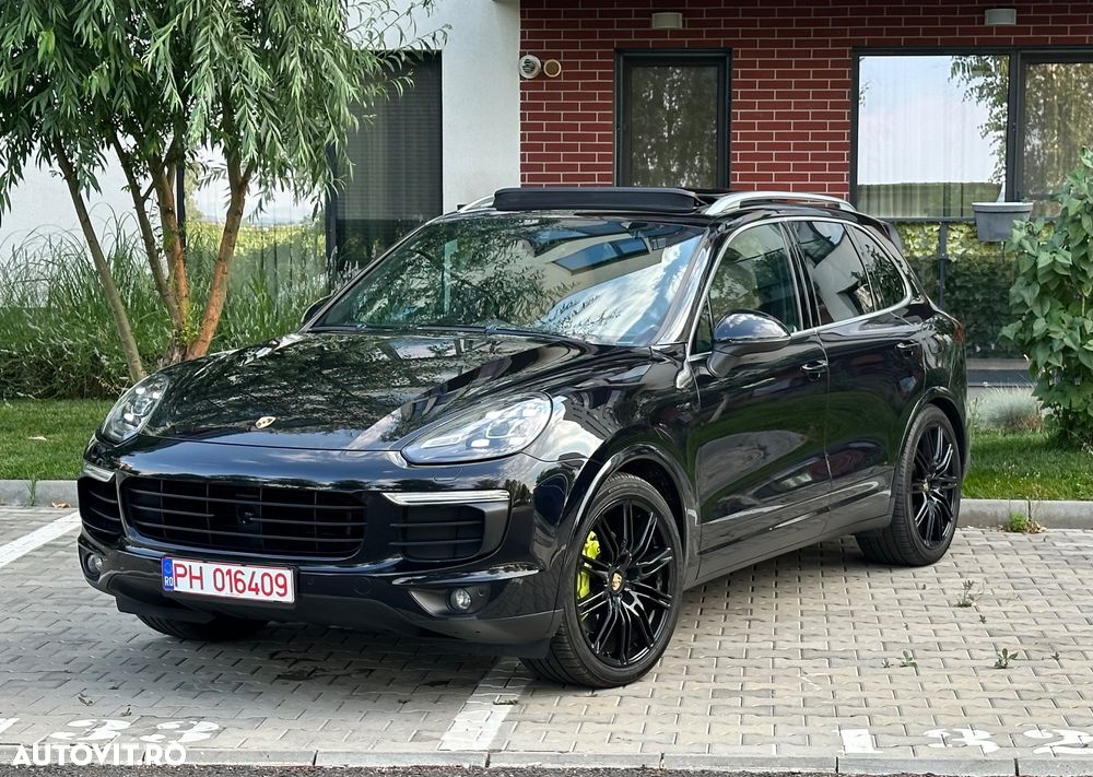 Porsche Cayenne Hybrid 3.0 L S E - 1
