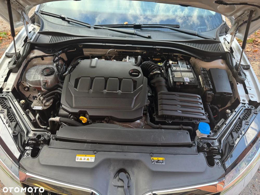 Skoda Superb Combi 2.0 TDI DSG Premium Edition - 5