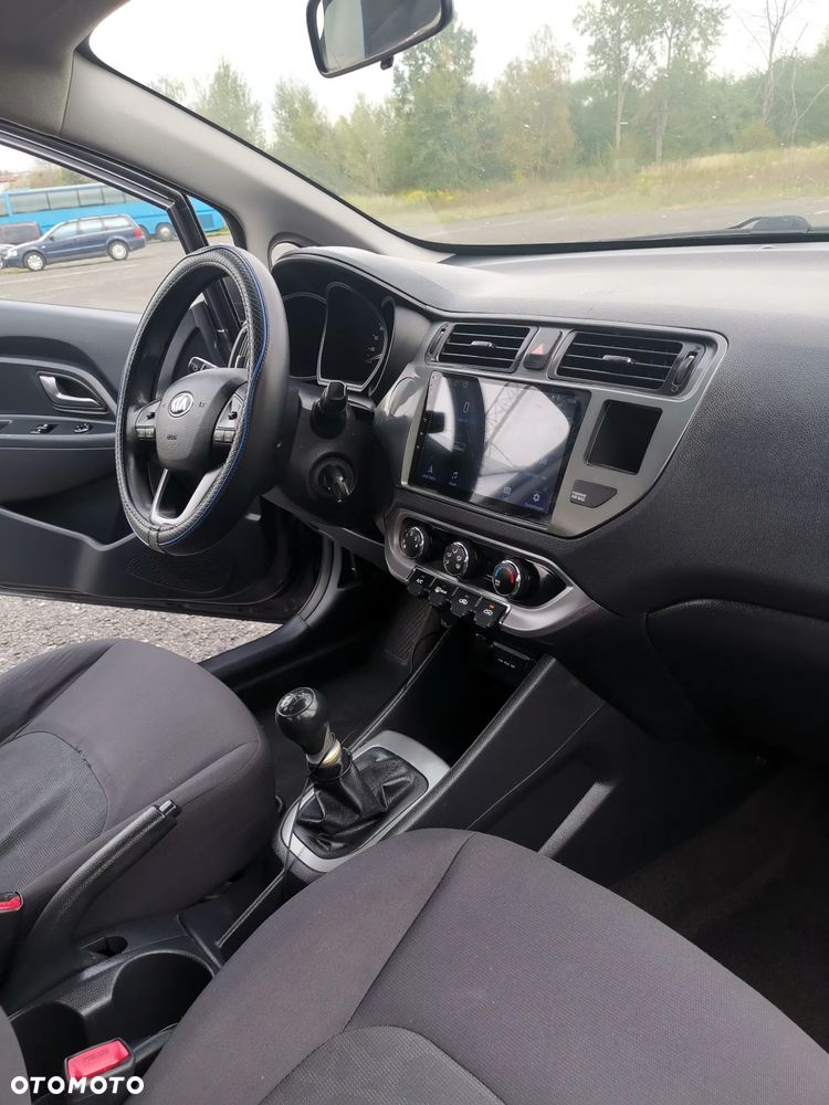 Kia Rio - 23