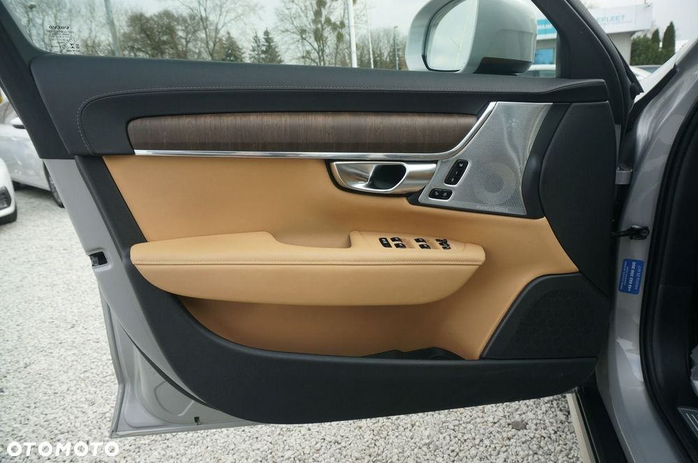 Volvo V90 Cross Country B5 D AWD Ultimate - 29