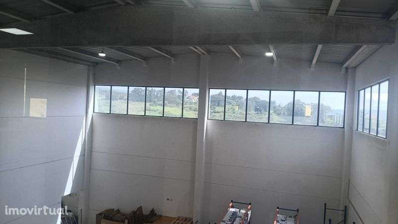 Arrendar armazém 340m2 industria junto à autoestrada e MAR - Grande imagem: 3/9