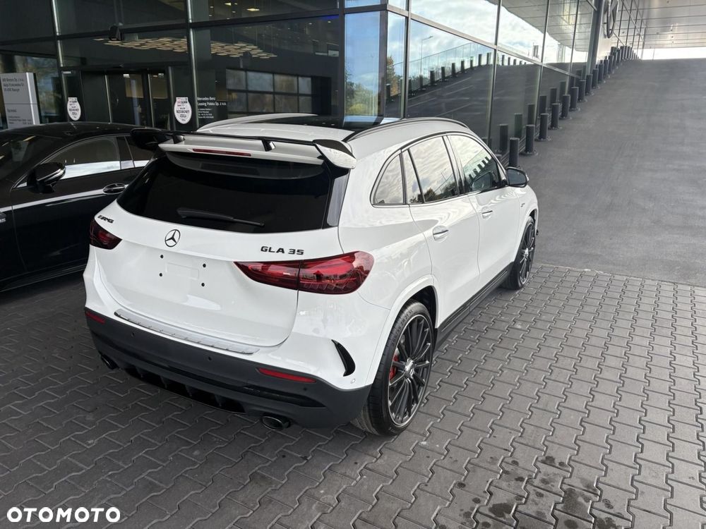 Mercedes-Benz GLA - 6