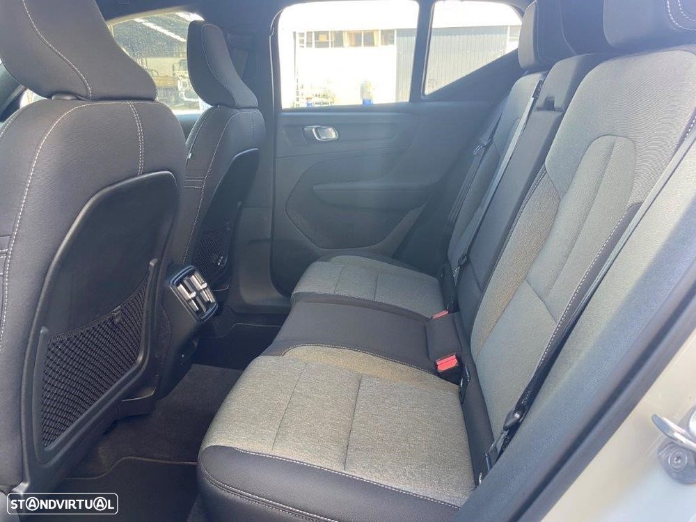 Volvo XC 40 1.5 T2 Momentum Plus - 13