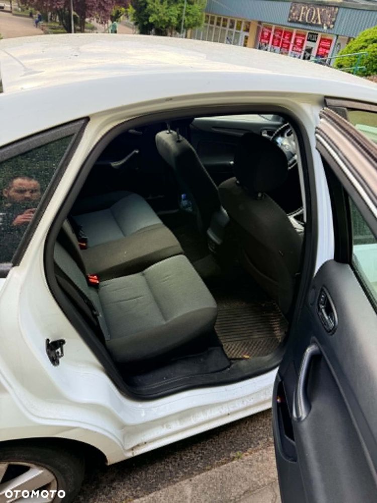 Ford Mondeo 1.8 TDCi Ambiente - 12