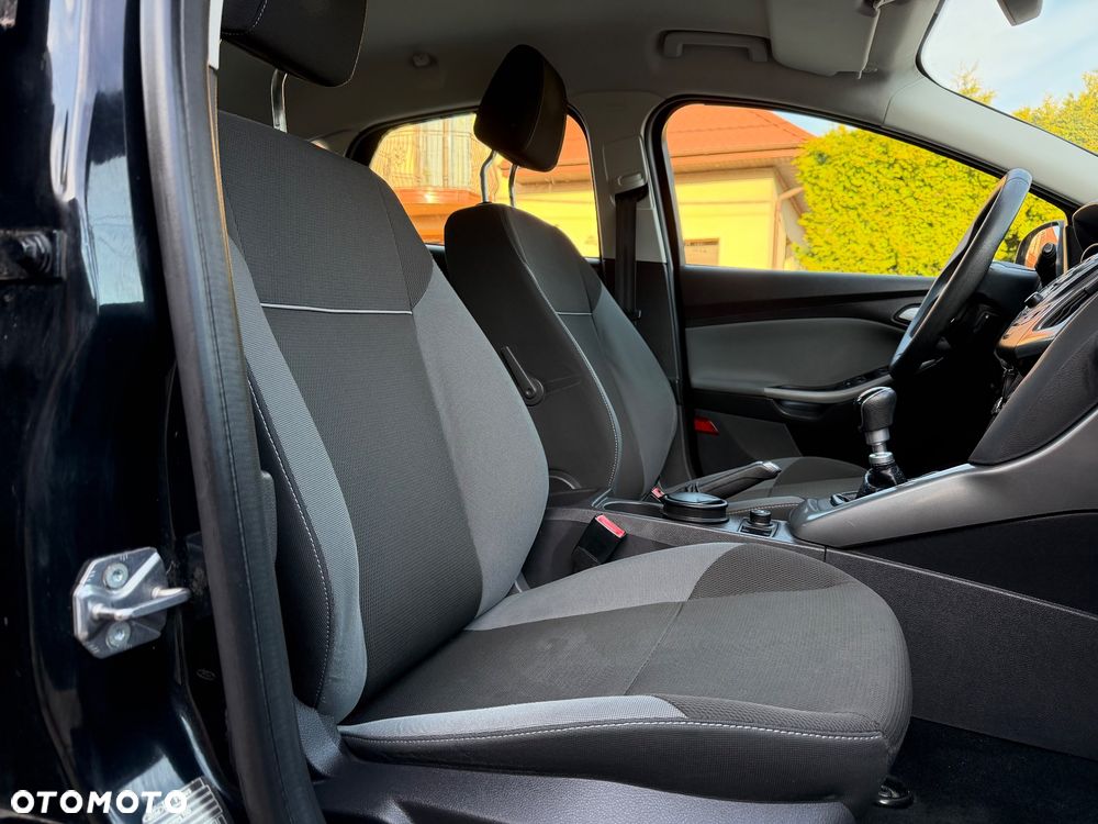 Ford Focus 1.6 TDCi DPF Champions Edition - 35