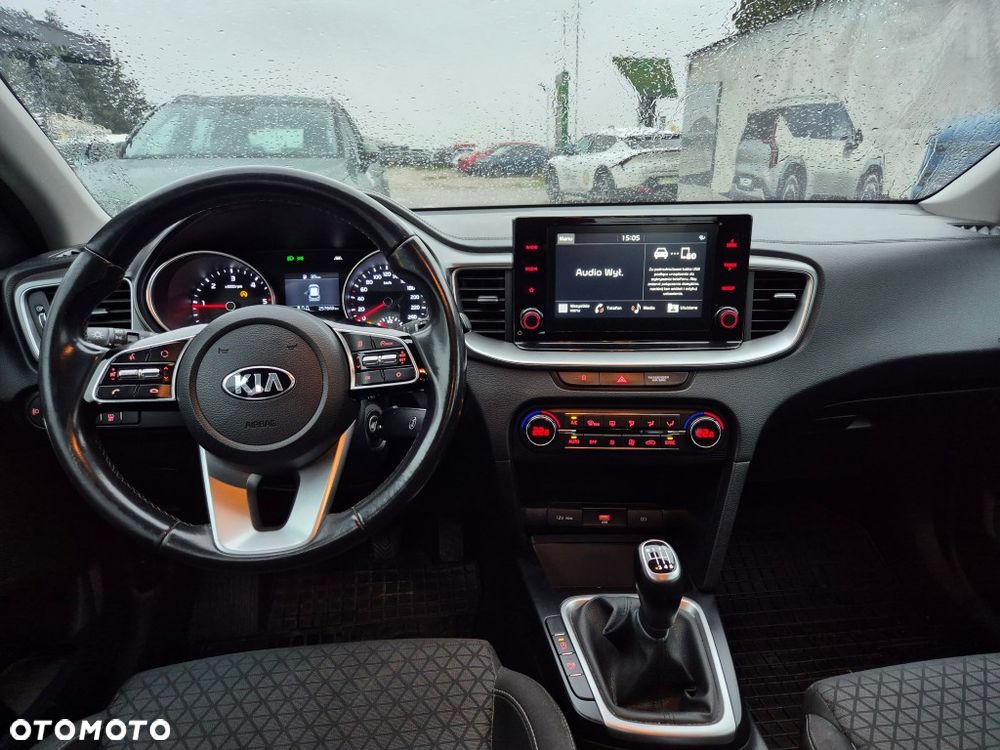 Kia Ceed 1.6 CRDi SCR M - 10