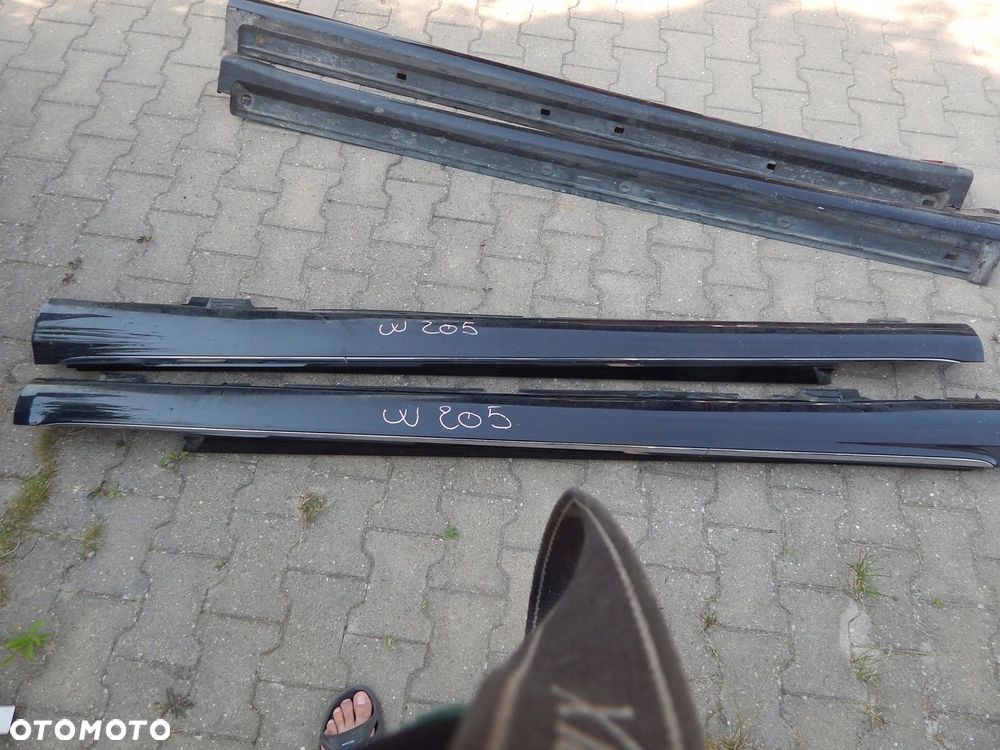 LISTWA PROGOWA LEWA PRAWA MERCEDES W 205 - 1