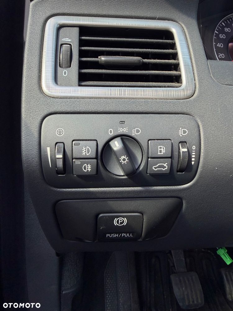 Volvo V70 2.0D Momentum - 17