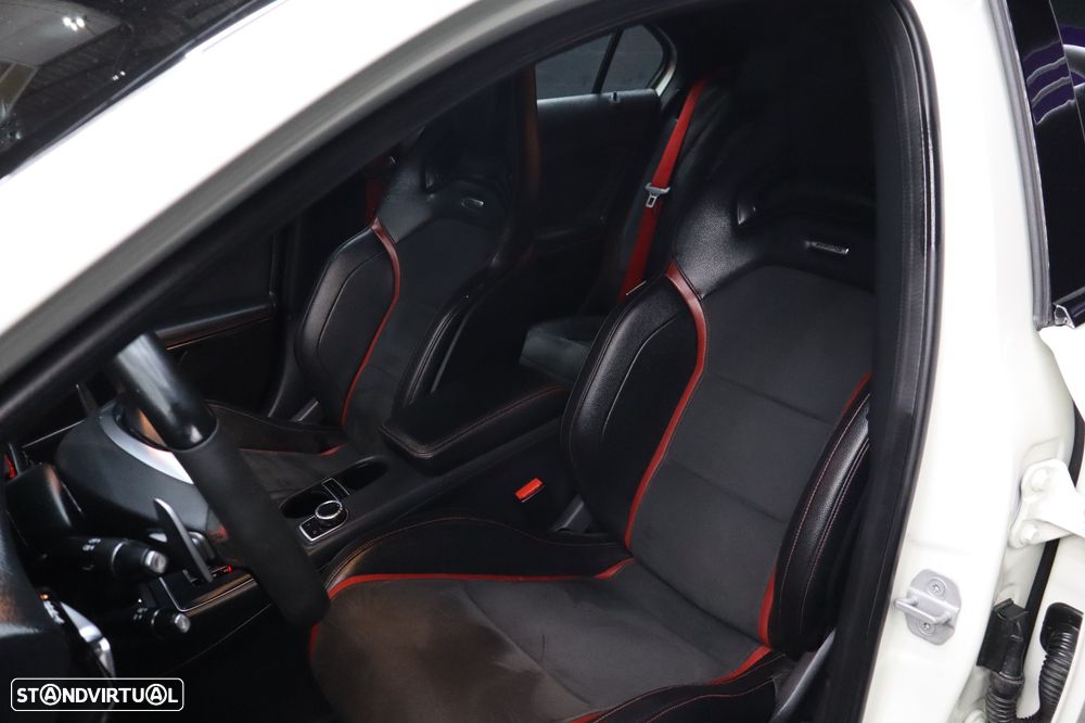 Mercedes-Benz A 45 AMG 4Matic Speedshift 7G-DCT - 12