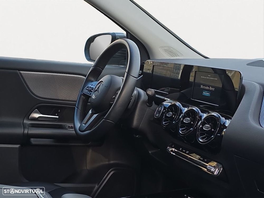 Mercedes-Benz GLA 180 d - 12