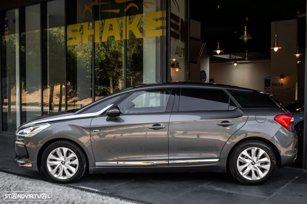 Citroën DS5 2.0 HDi Hy4 So Chic CMP6 102g - 2