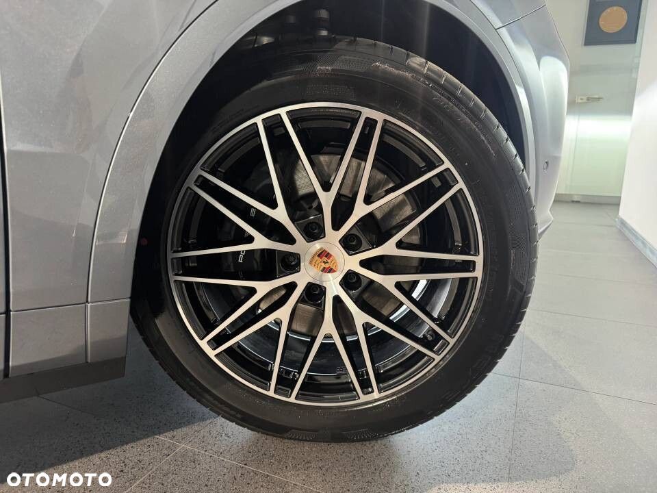 Porsche Cayenne - 5