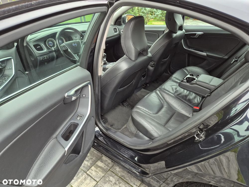 Volvo S60 D5 Summum - 8