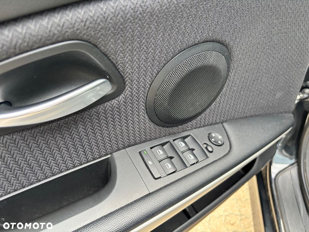 BMW Seria 3 - 16