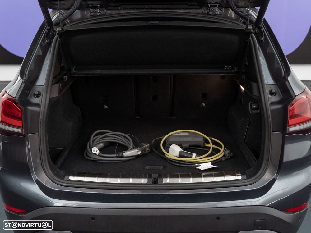 BMW X1 25 e xDrive Corporate Edition - 11